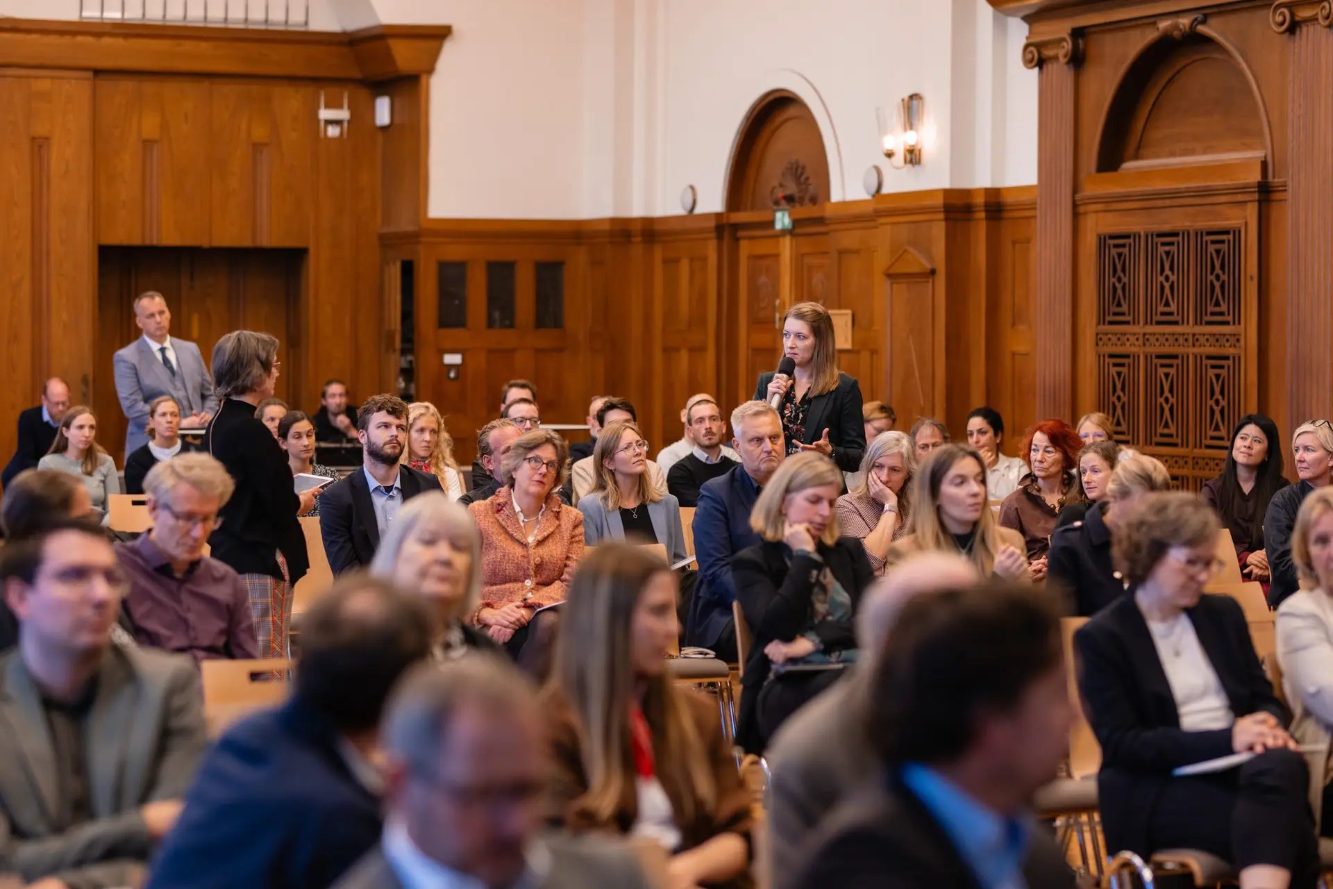 Teilnehmende beim Sustainable Finance Summit 2026