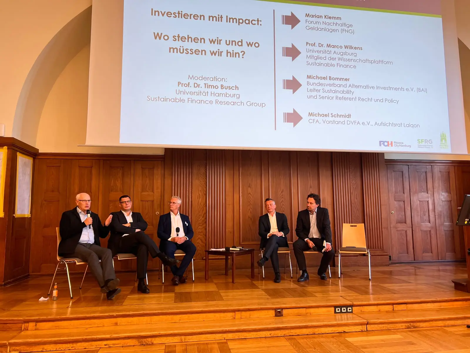 Diskussion über Impact Investing beim Summit